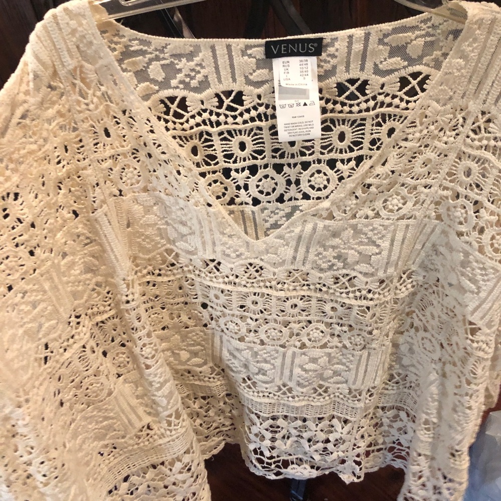Top / cover up